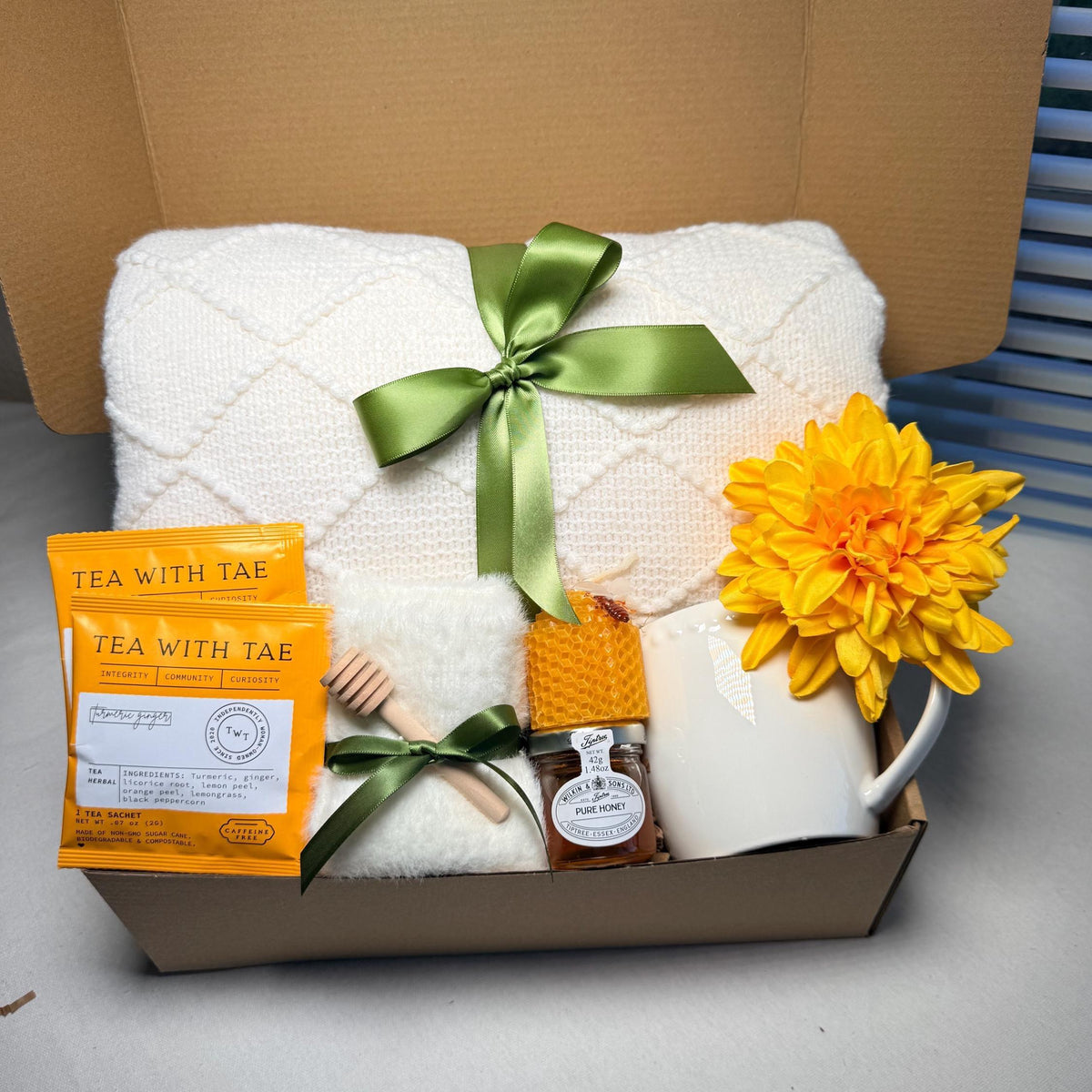 Honey and Bloom Gift Box