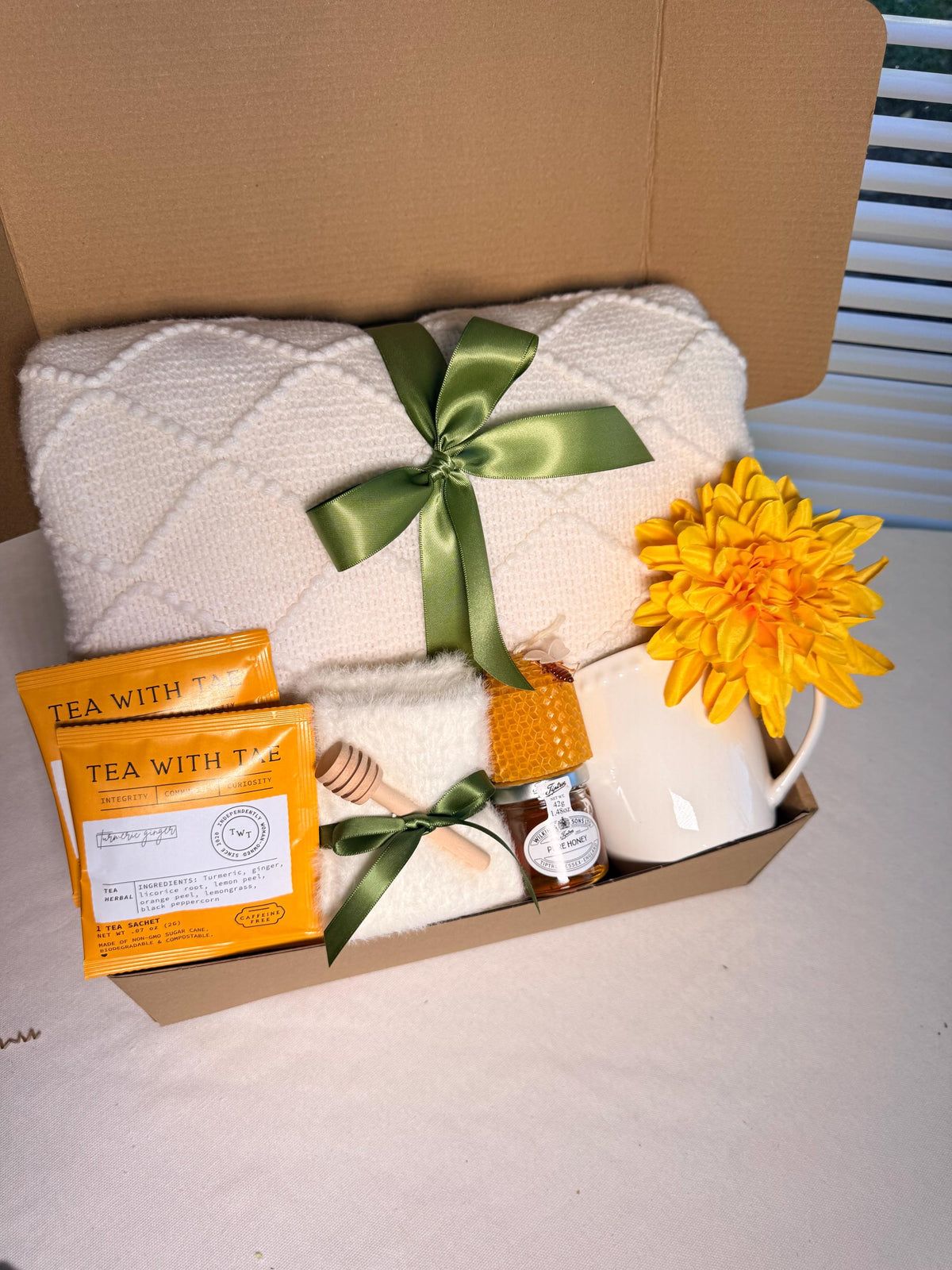 Honey and Bloom Gift Box
