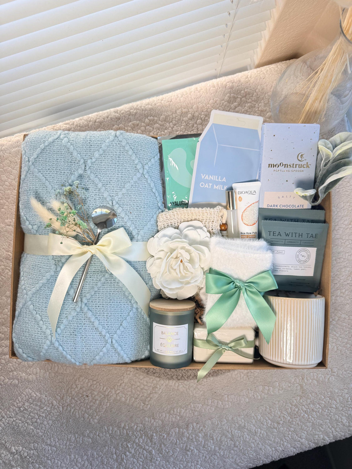 Coastal Breeze Self Care Gift Box