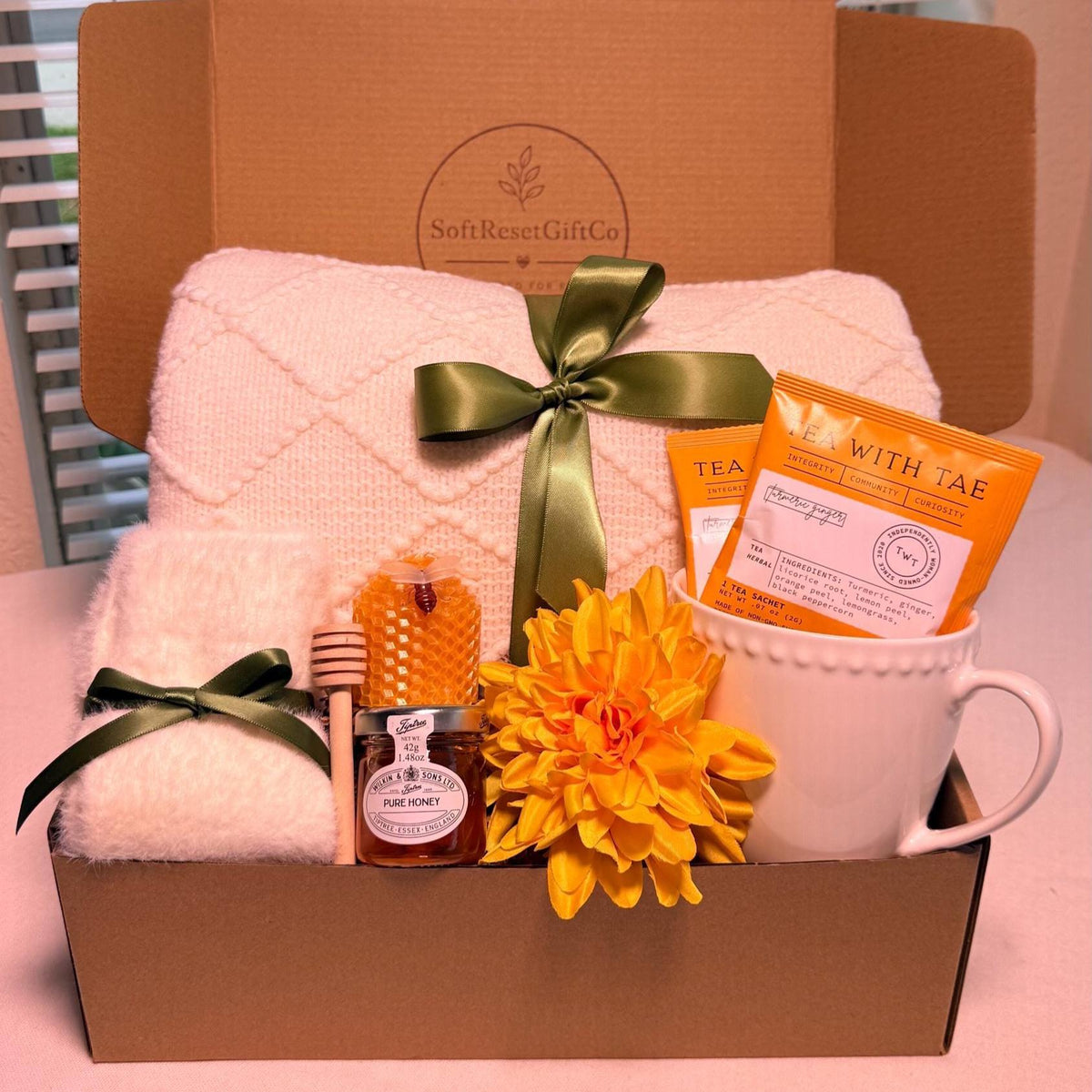 Honey and Bloom Gift Box